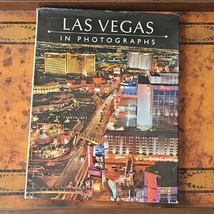 2006 Las Vegas in Photographs Hardback Book By Salamander Books